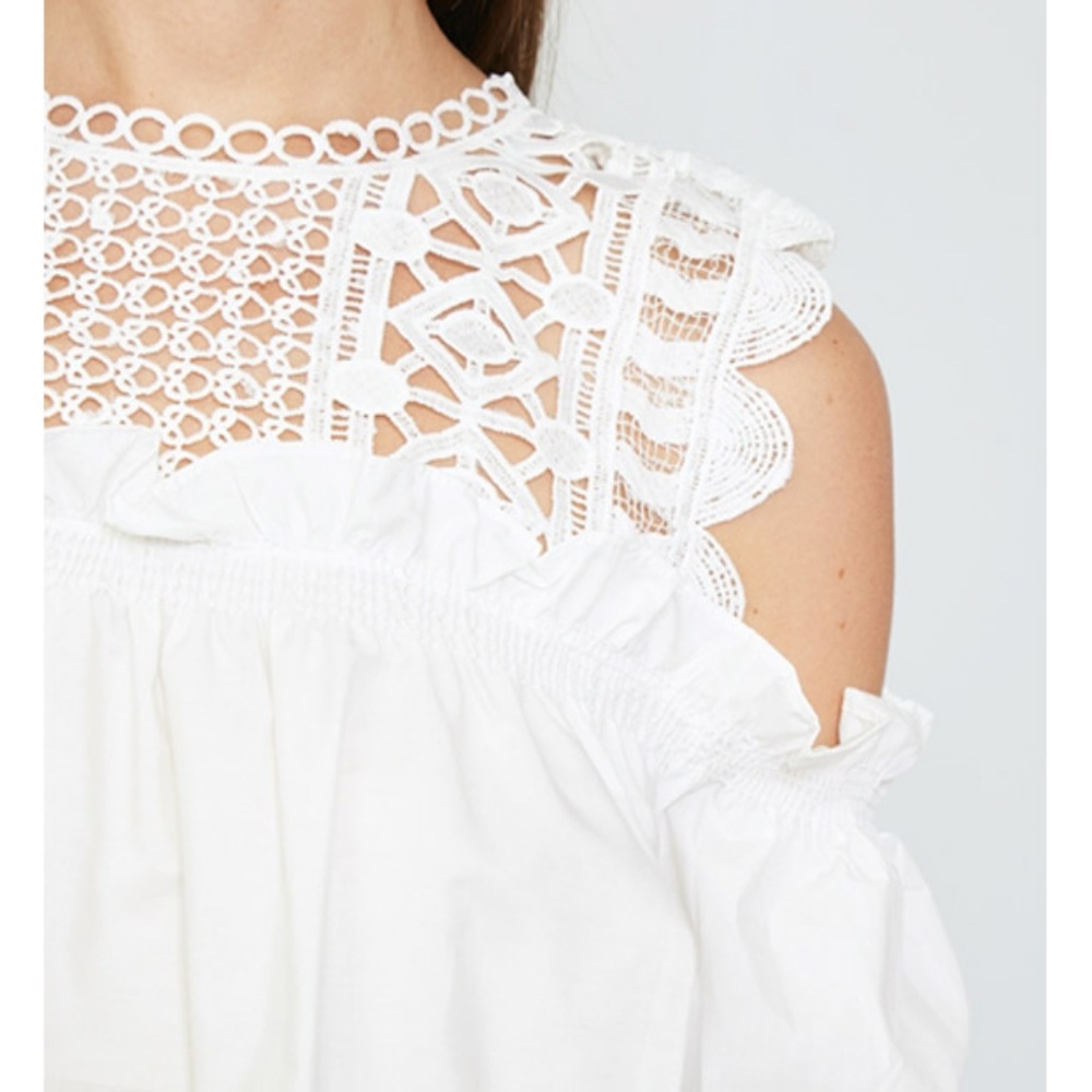 Last☝️ White Crochet Ruffle Cold Shoulder Blouse - Picture 7 of 8